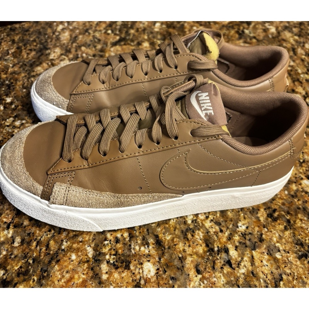 Nike US 7.5 Womens Blazers Platform Shoes Low Top Driftwood/ Brown DJ0292-200